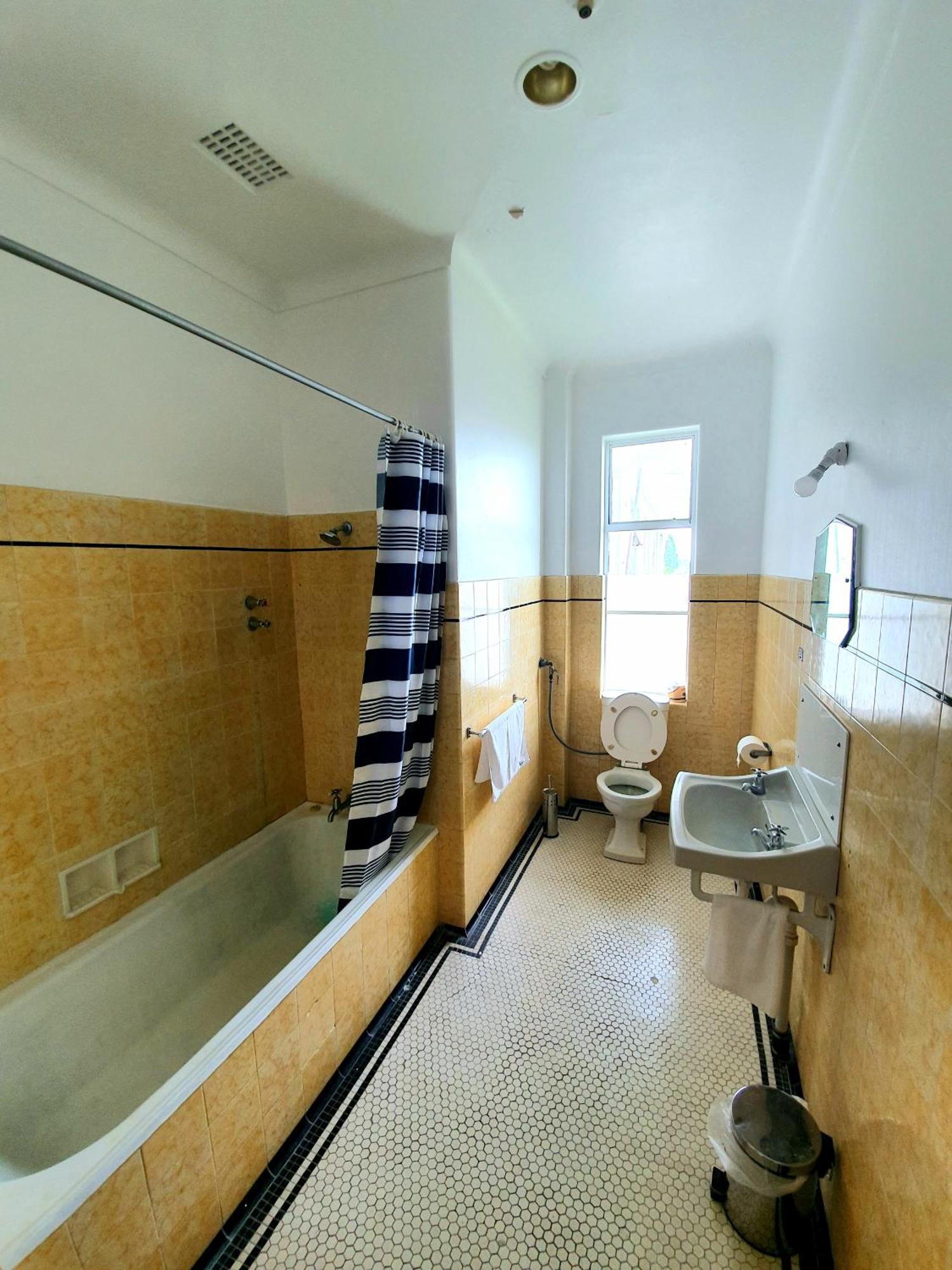 Putaruru Hotel 部屋 写真